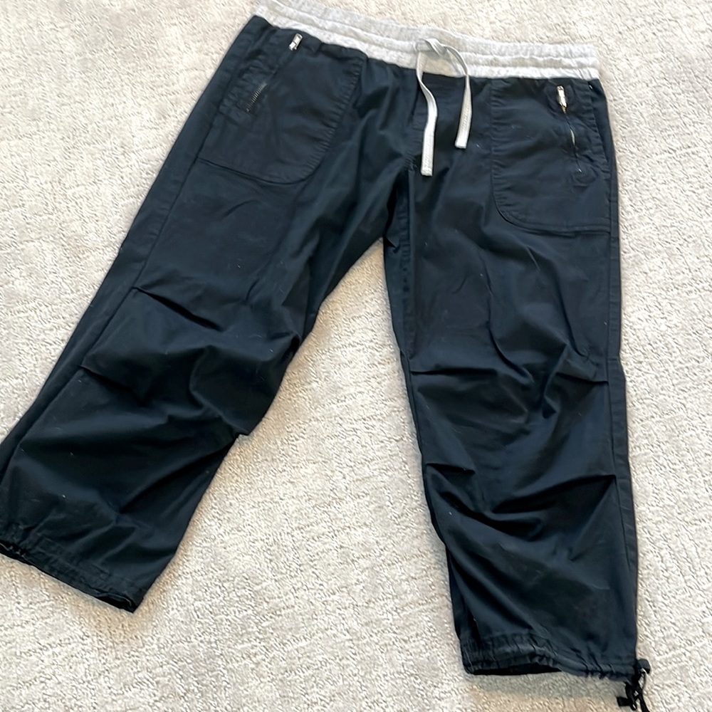 EUC Lorna Jane cropped joggers.
